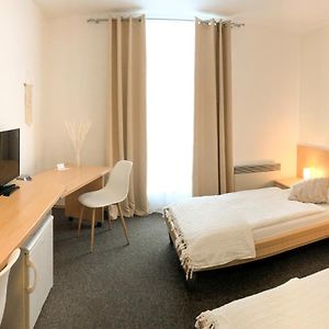 Standard Zimmer mit zwei Einzelbetten
